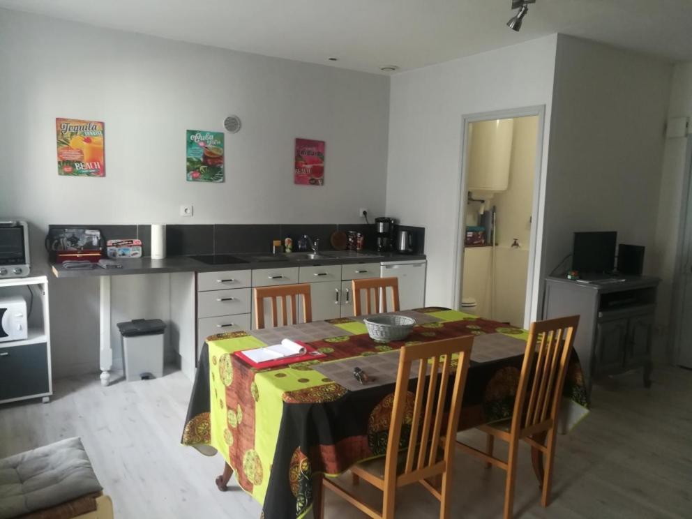 Logis Des Chouans Apartment Les Landes-Genusson Екстериор снимка
