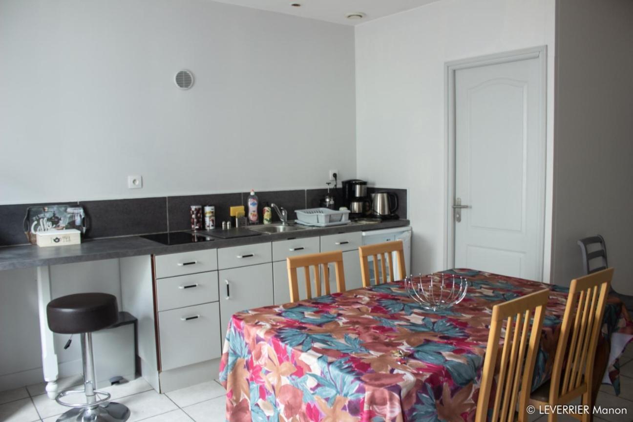 Logis Des Chouans Apartment Les Landes-Genusson Екстериор снимка